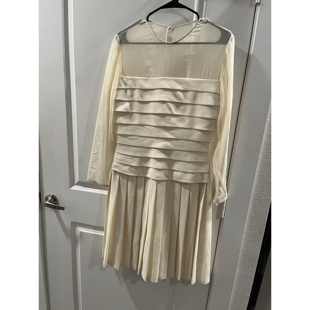 Oscar Dela Renta  Women’s Cream Pleated Dress Size 10